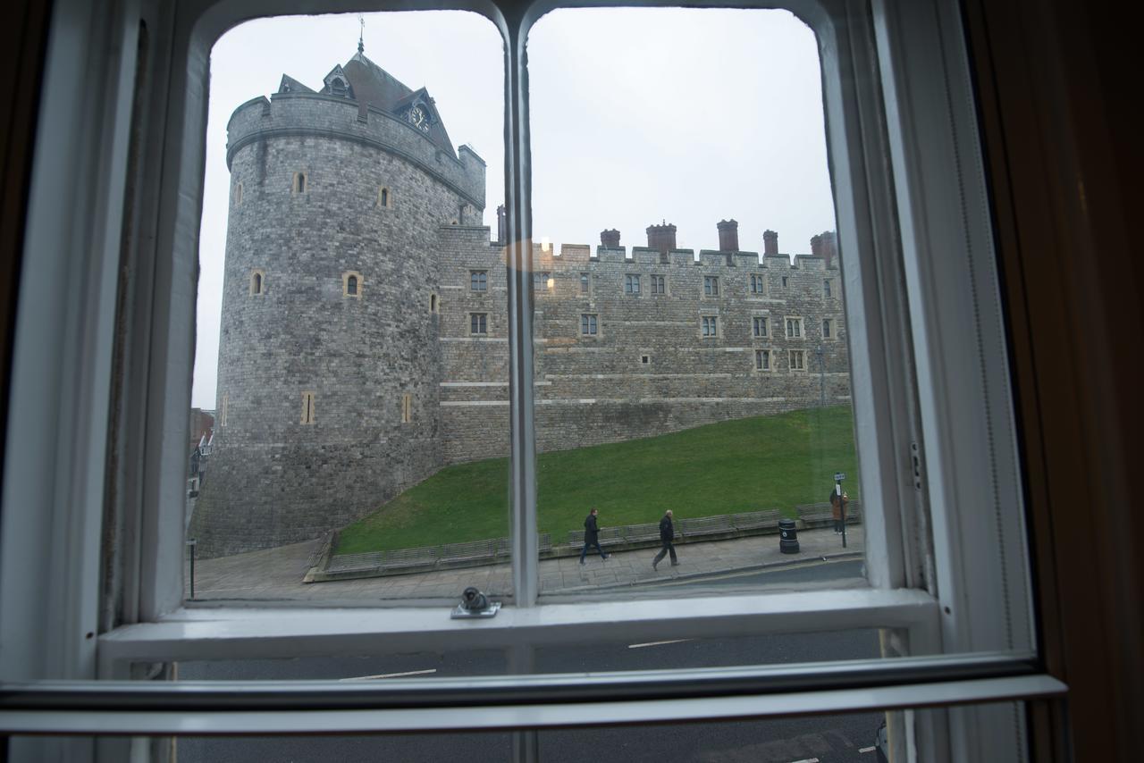 Central Windsor Apartment Facing The Castle Eksteriør billede