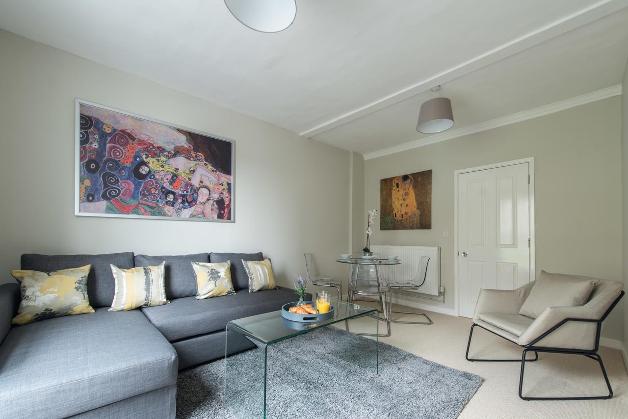 Central Windsor Apartment Facing The Castle Eksteriør billede