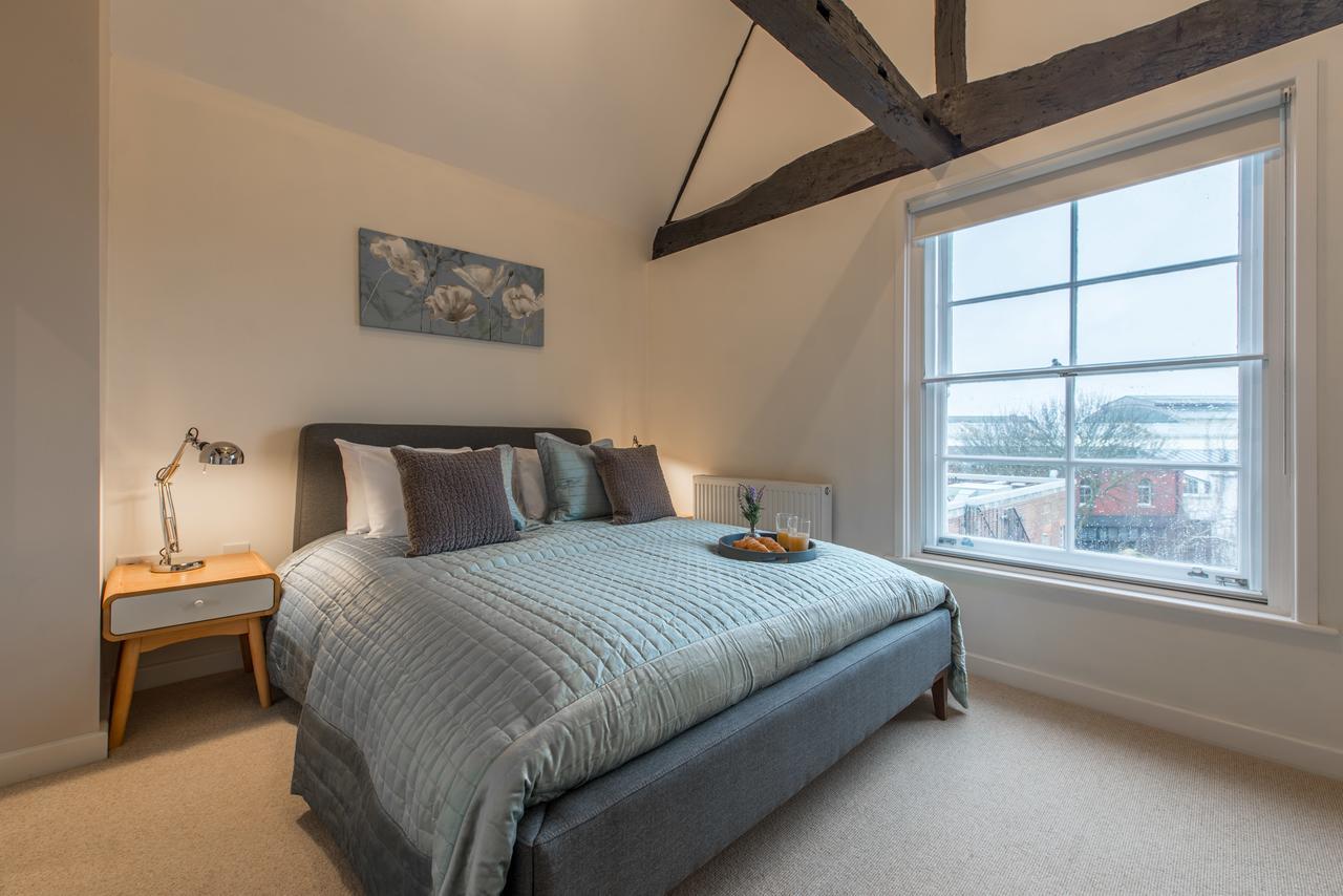 Central Windsor Apartment Facing The Castle Eksteriør billede